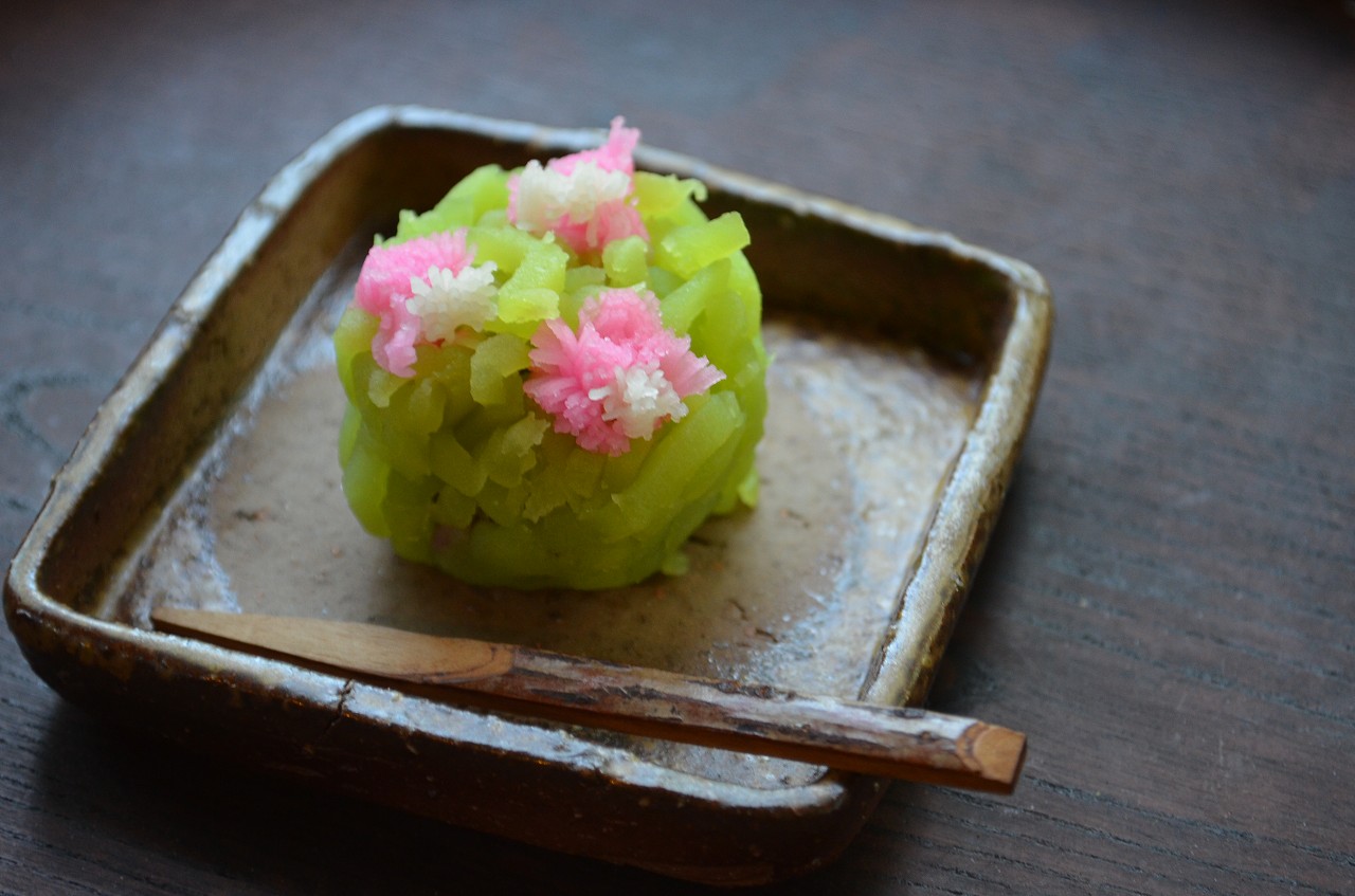 備前正方小皿　Masahiko Kondo　－深山つつじー