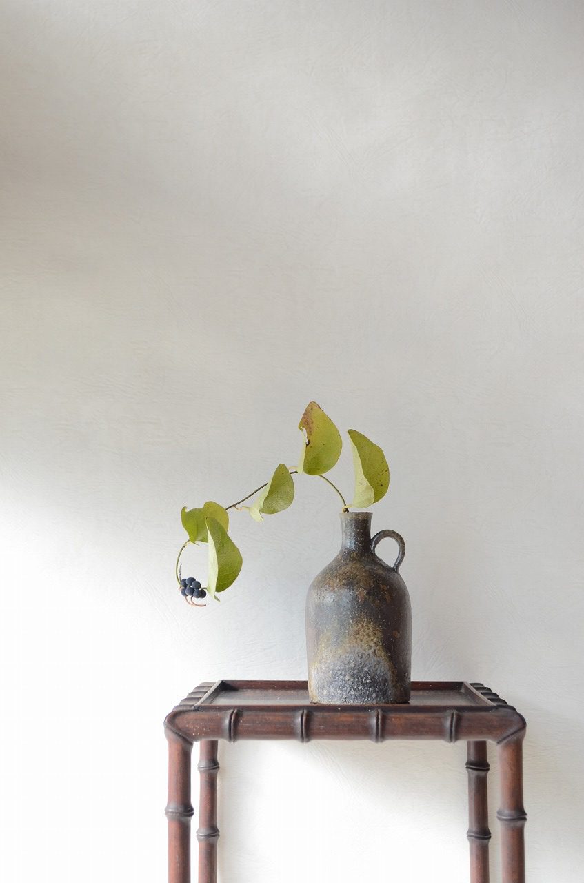 備前花入　QuietHouse　ー青葛藤ー