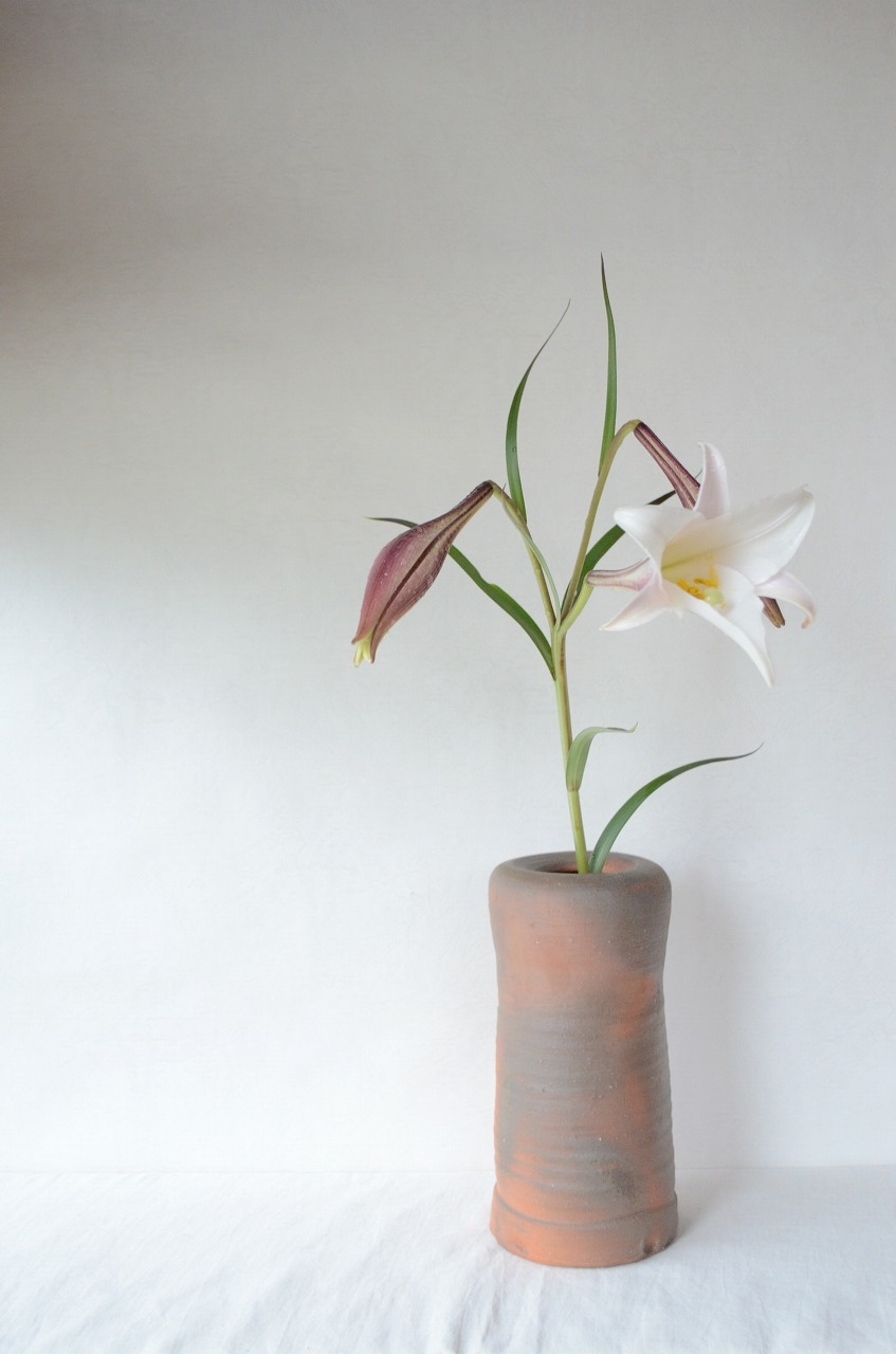 備前花入　Yoshiteru Takariki　－タカサゴユリ－