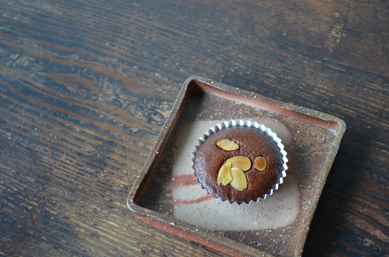 備前正方皿　Masahiko Kondo　－ケークノア－