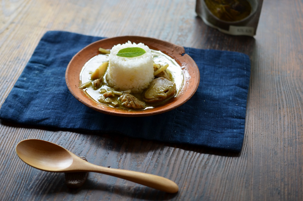 備前皿　Gosuke Yashiro　－グリーンカレー－