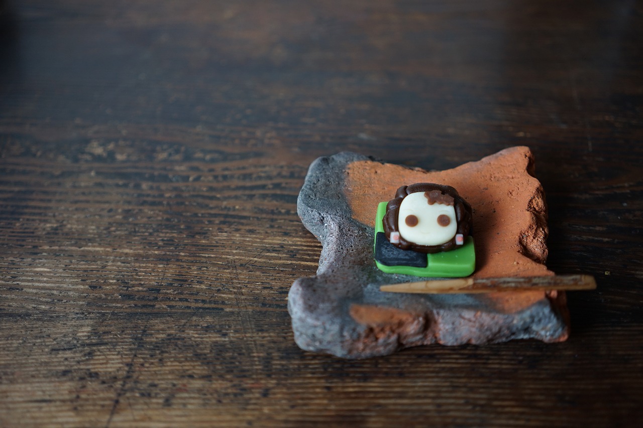 備前陶片正方小皿　Takahiro Hosokawa　－鬼滅の刃　炭治郎－