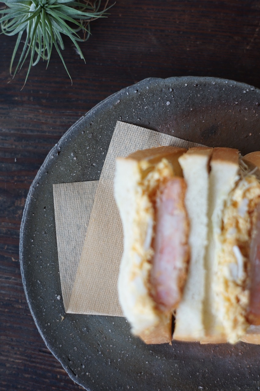 備前皿　Gousuke Yashiro　－エビカツタマゴサンド－