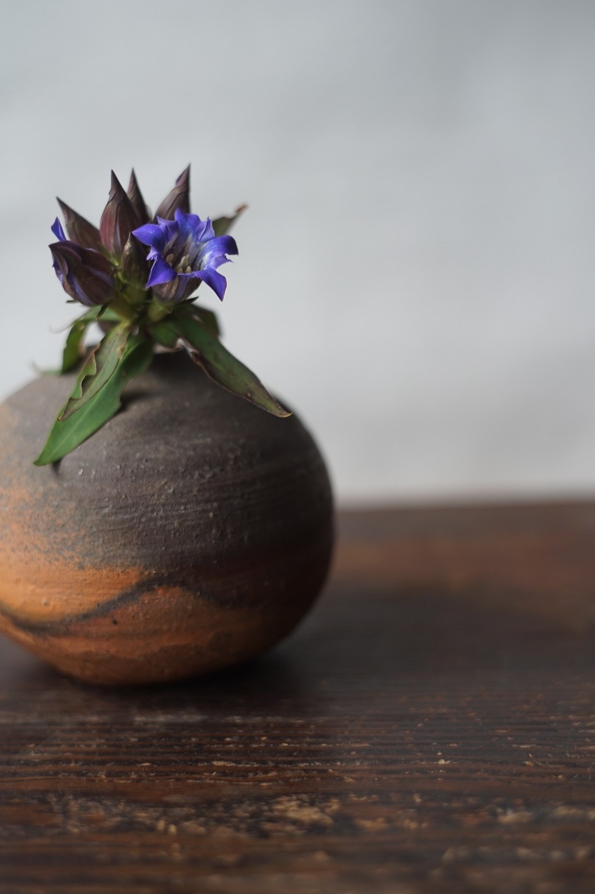 備前一輪挿し　Yoshiteru Takariki　－竜胆－