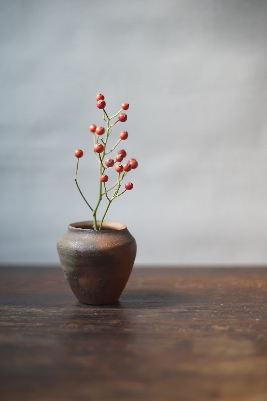 備前小壺　Yoshiteru Takariki　ーローズヒップー