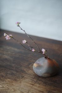 備前平花入　Takahiro Hosokawa　－啓翁桜－