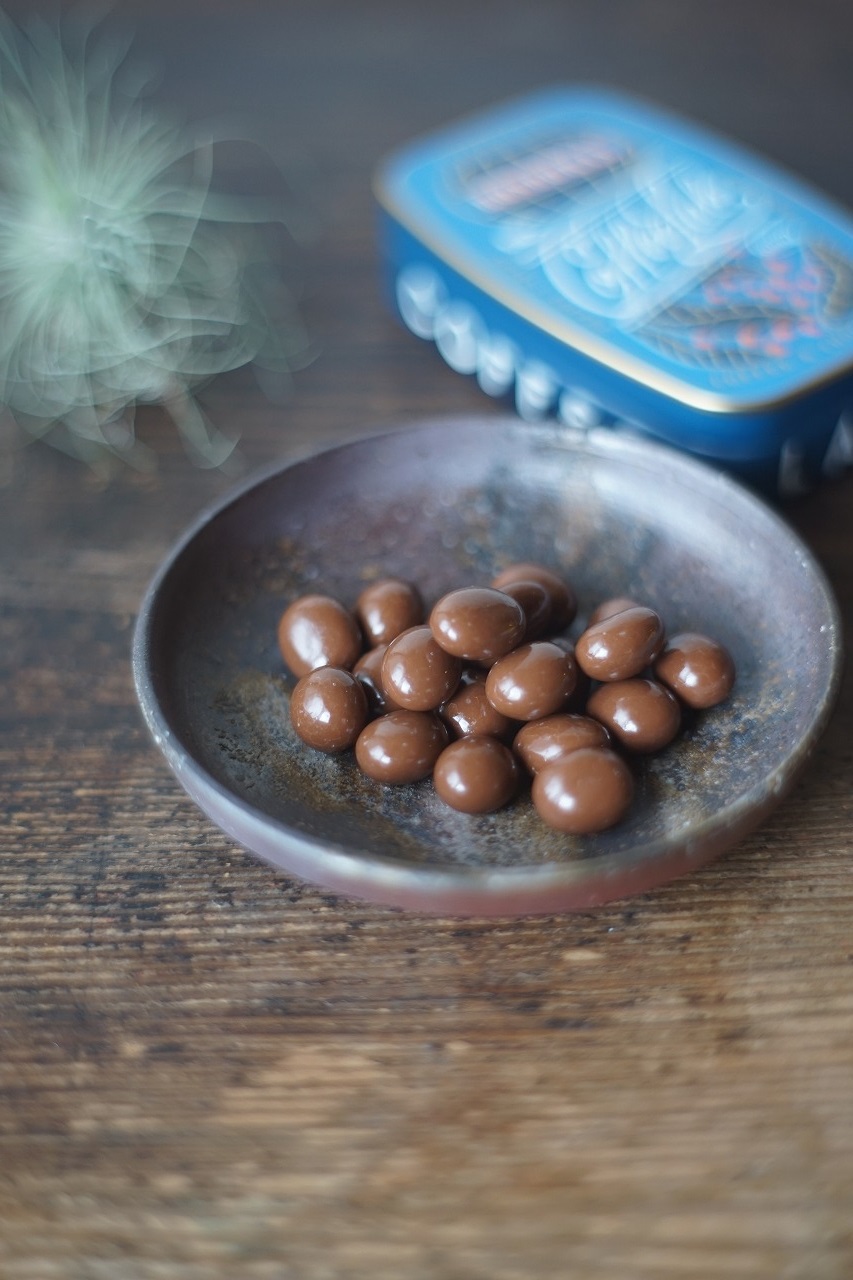 備前まる小皿　QuietHouse　－オニバスビーンズ［ホンジュラス］－