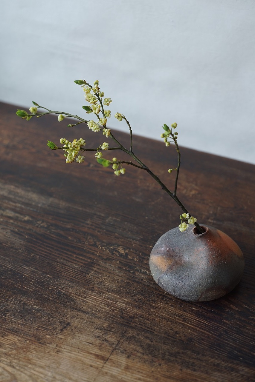 備前平花入　Takahiro Hosokawa　－青文字－