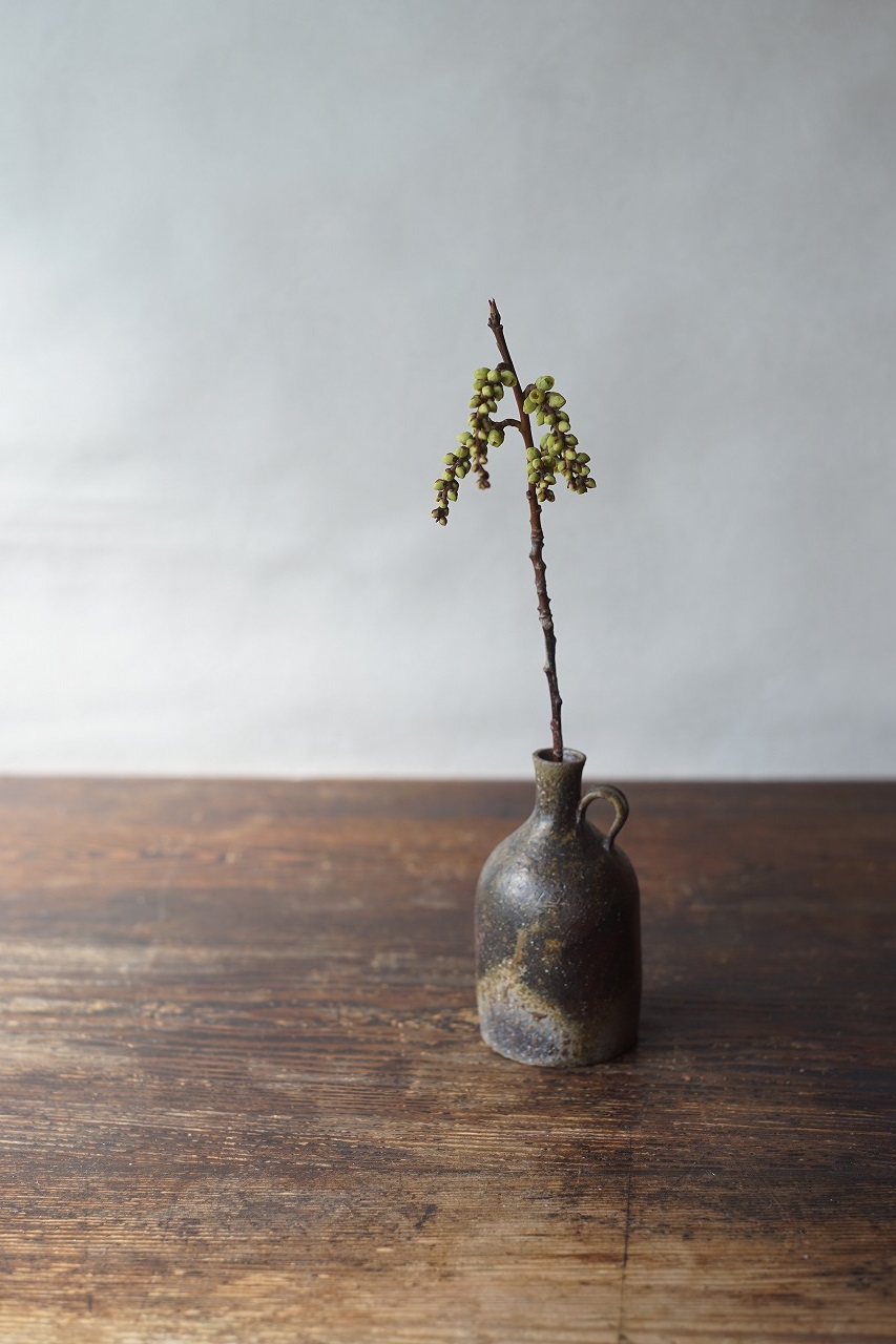 備前花入　QuietHouse　－木五倍子－