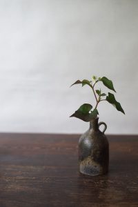 備前花入　QuietHouse　－ドクダミ－