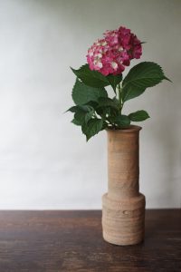 備前しらふ砧花入　Takahiro Hosokawa　－紫陽花－