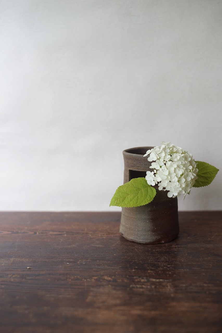 備前一重切花入　Yoshiteru Takariki　－アナベル－