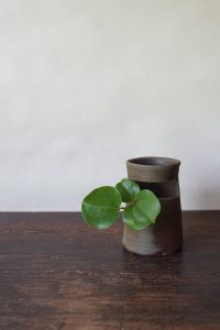 備前一重切花入　Yoshiteru Takariki　－猿捕茨－