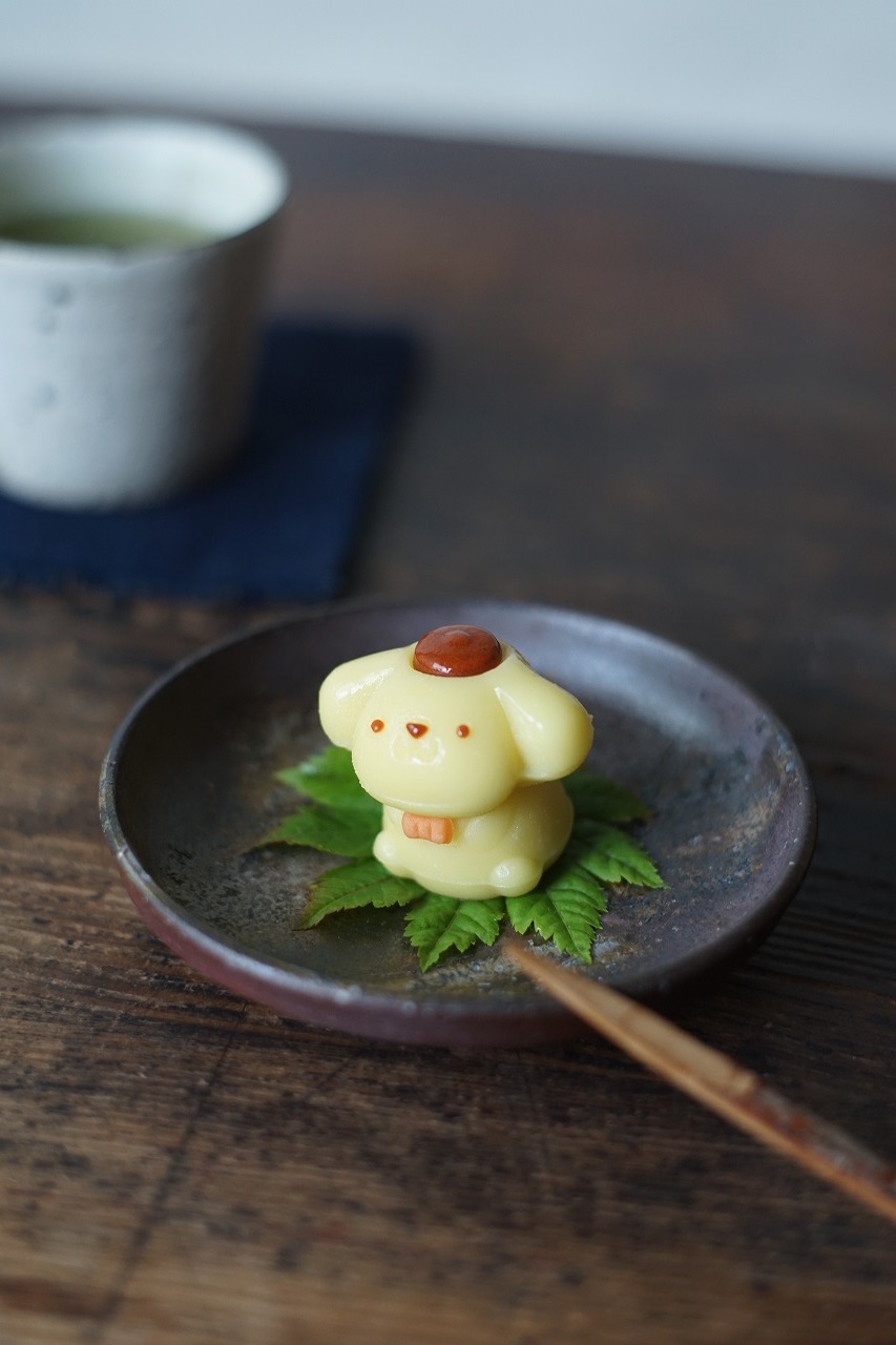 備前まる小皿　QuietHouse　－おめかしリボンのポムポムプリン－
