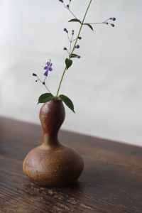 備前火襷瓢花入　Takahiro Hosokawa　ー雁金草ー