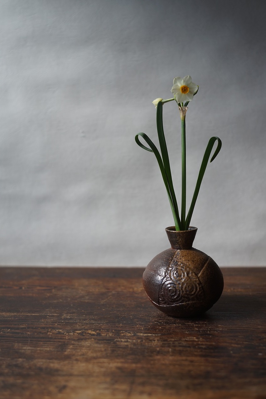 備前花入　Takuma Watanabe　ー水仙ー