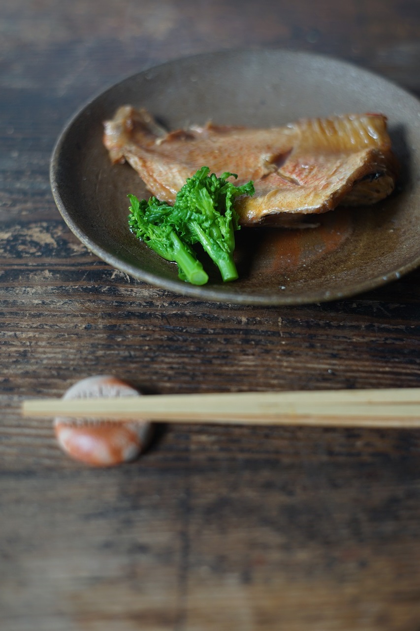 備前皿　Yoshiteru Takariki　ー赤魚の煮つけー