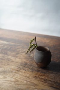 備前小壺　Yoshiteru Takariki　ー木五倍子ー