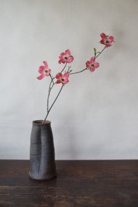 備前一輪花入　Yoshiteru Takariki　－花水木－