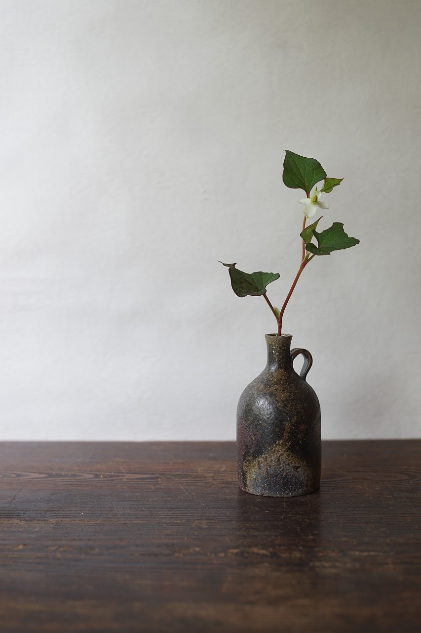 備前一輪花入　QuietHouse　－蕺草－