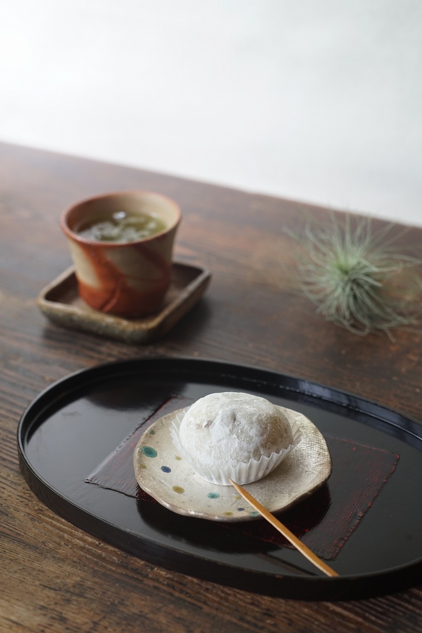 備前銀三彩豆皿　Sin Isezaki　－塩豆大福－