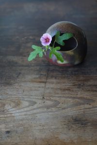 備前一輪花器　So Isezaki　－高砂芙蓉－