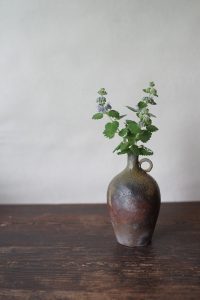 備前花入　QuietHouse　－段菊－