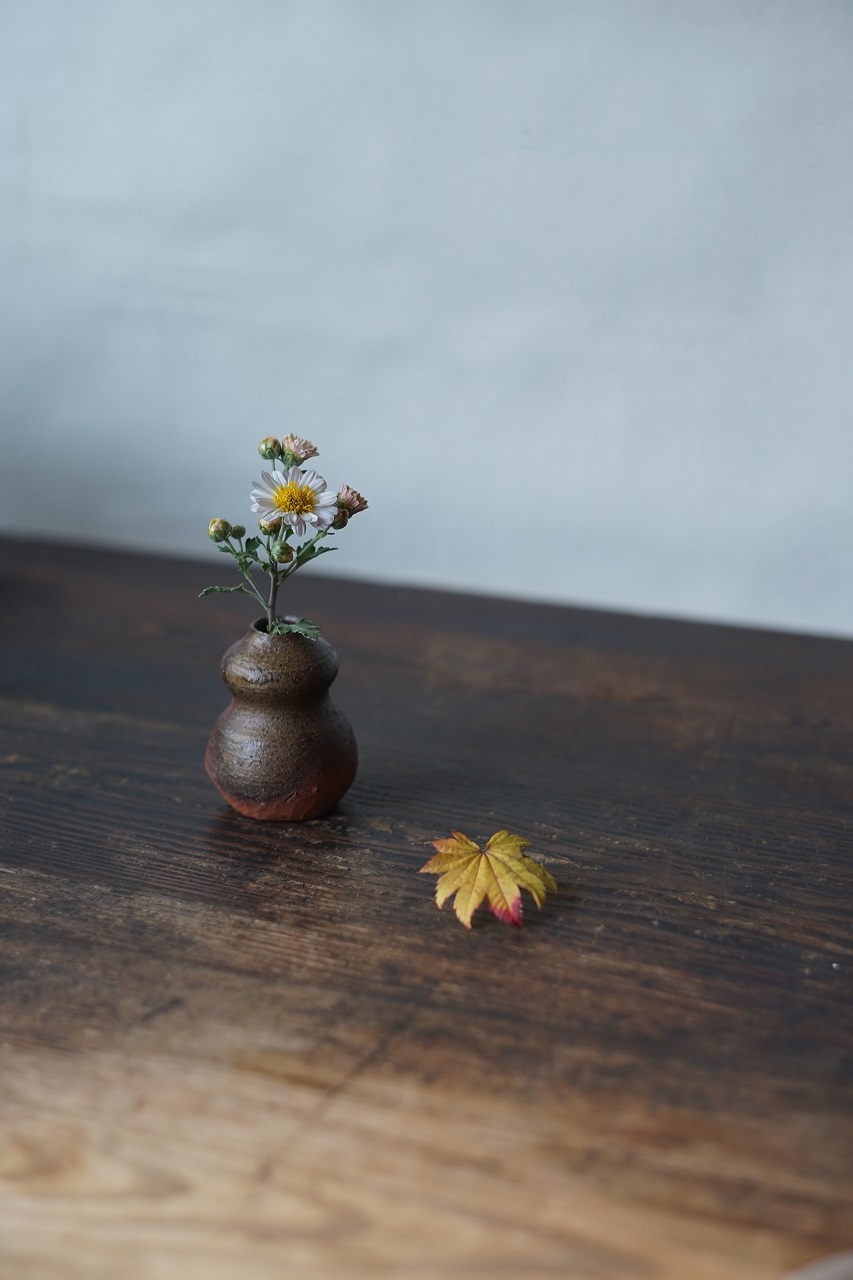 備前ミニ花入　Yuudai Hara　－菊－