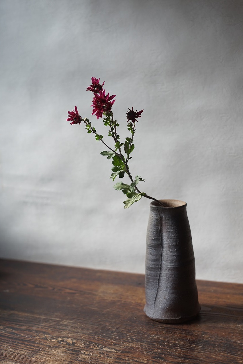 備前一輪花入　Yoshiteru Takariki　－菊－