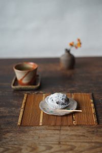 備前銀三彩豆皿　Sin Isezaki　－塩豆大福－