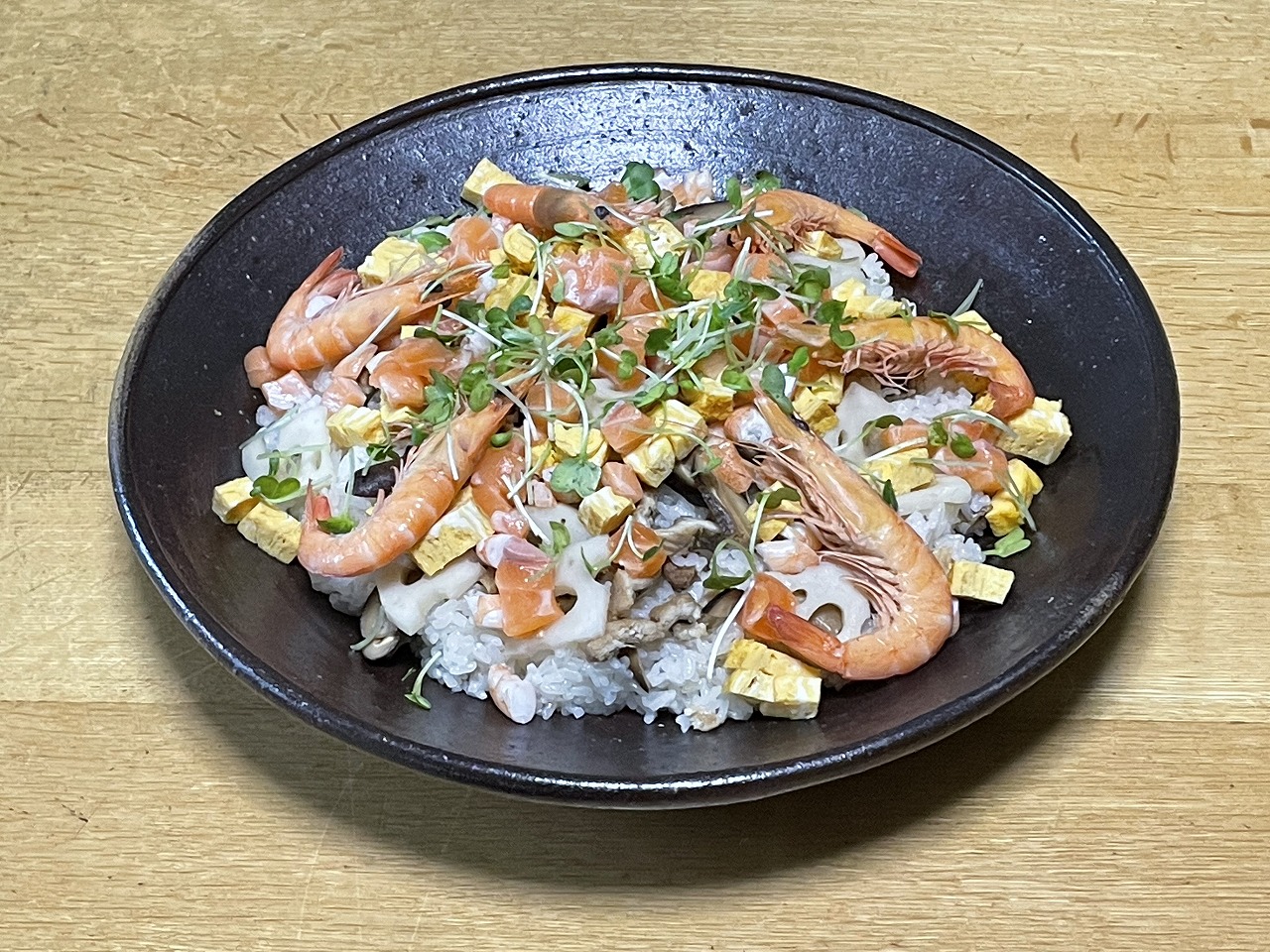 備前皿　Mamoru Taku　－ちらし寿司－