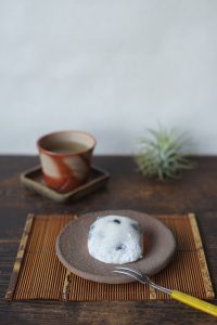 備前たたき豆皿　Yoshiteru Takariki　ー豆大福ー