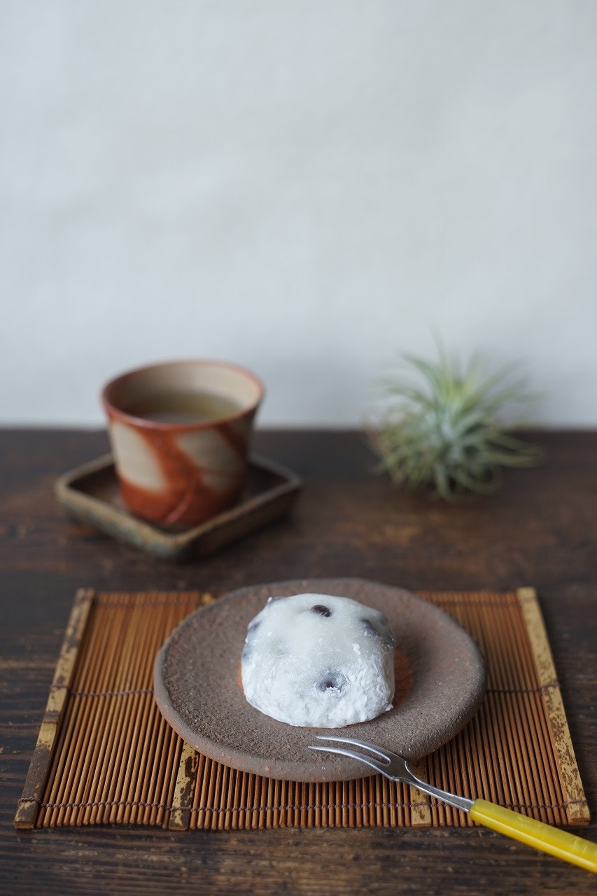 備前たたき豆皿　Yoshiteru Takariki　ー豆大福ー
