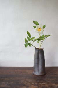 備前一輪花入　Yoshiteru Takariki　ー山芍薬ー