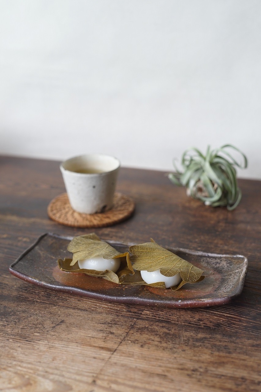 備前鮎皿　Sin Isezaki　ーかしわ餅ー