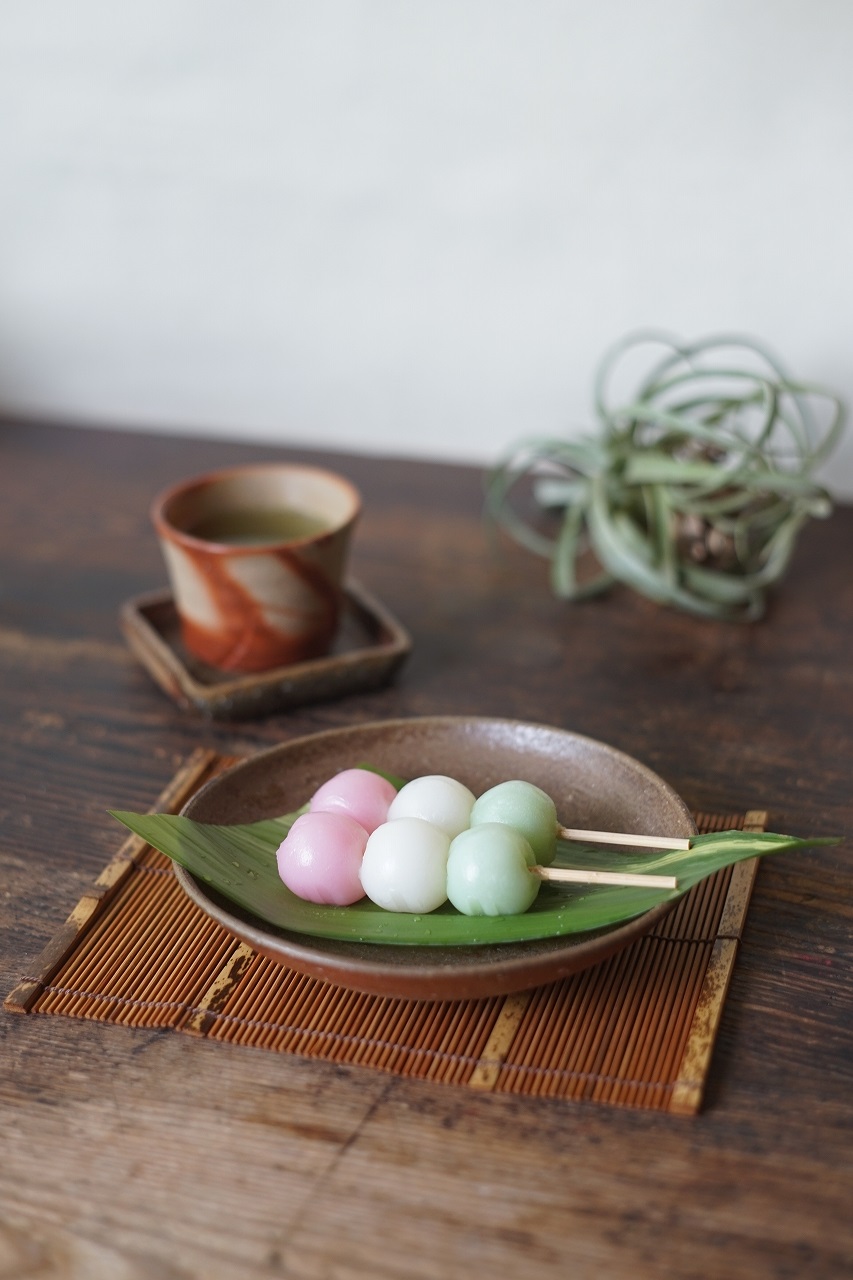 備前小皿　Yoshiteru Takariki　－三色だんご－