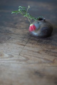 備前平花入　Takahiro Hosokawa　－緋合歓－