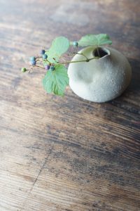 備前平花入　Takahiro Hosokawa　－野葡萄－