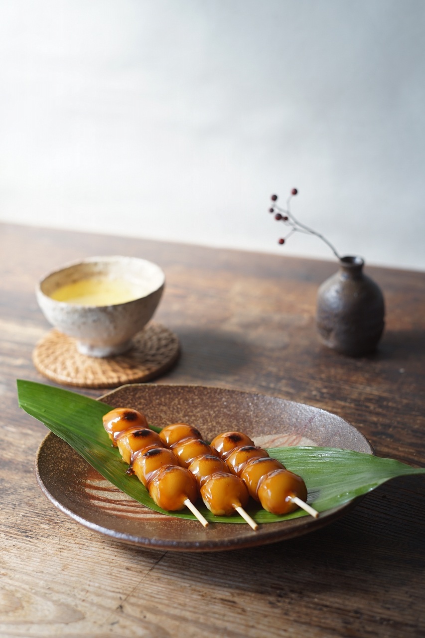 備前カレー皿　So Isezaki　－みたらし団子－