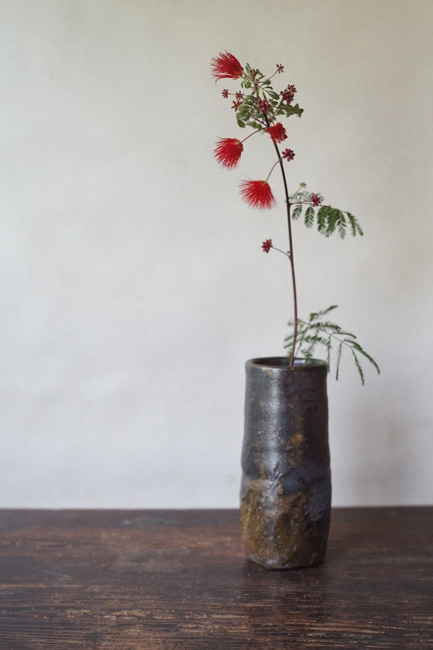 備前筒花入　Naoki Yokoyama　－緋合歓－