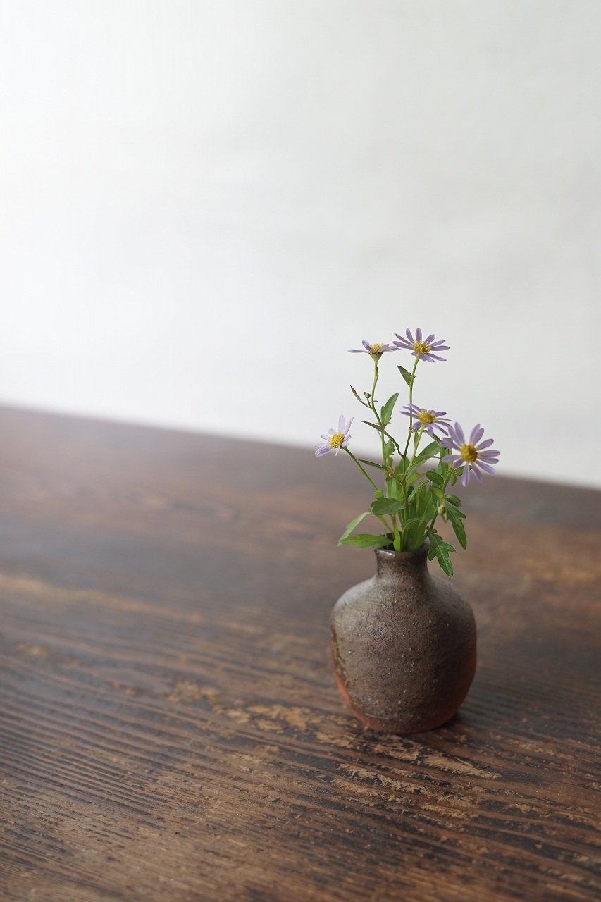 備前ミニ花入　Yuudai Hara　－嫁菜－