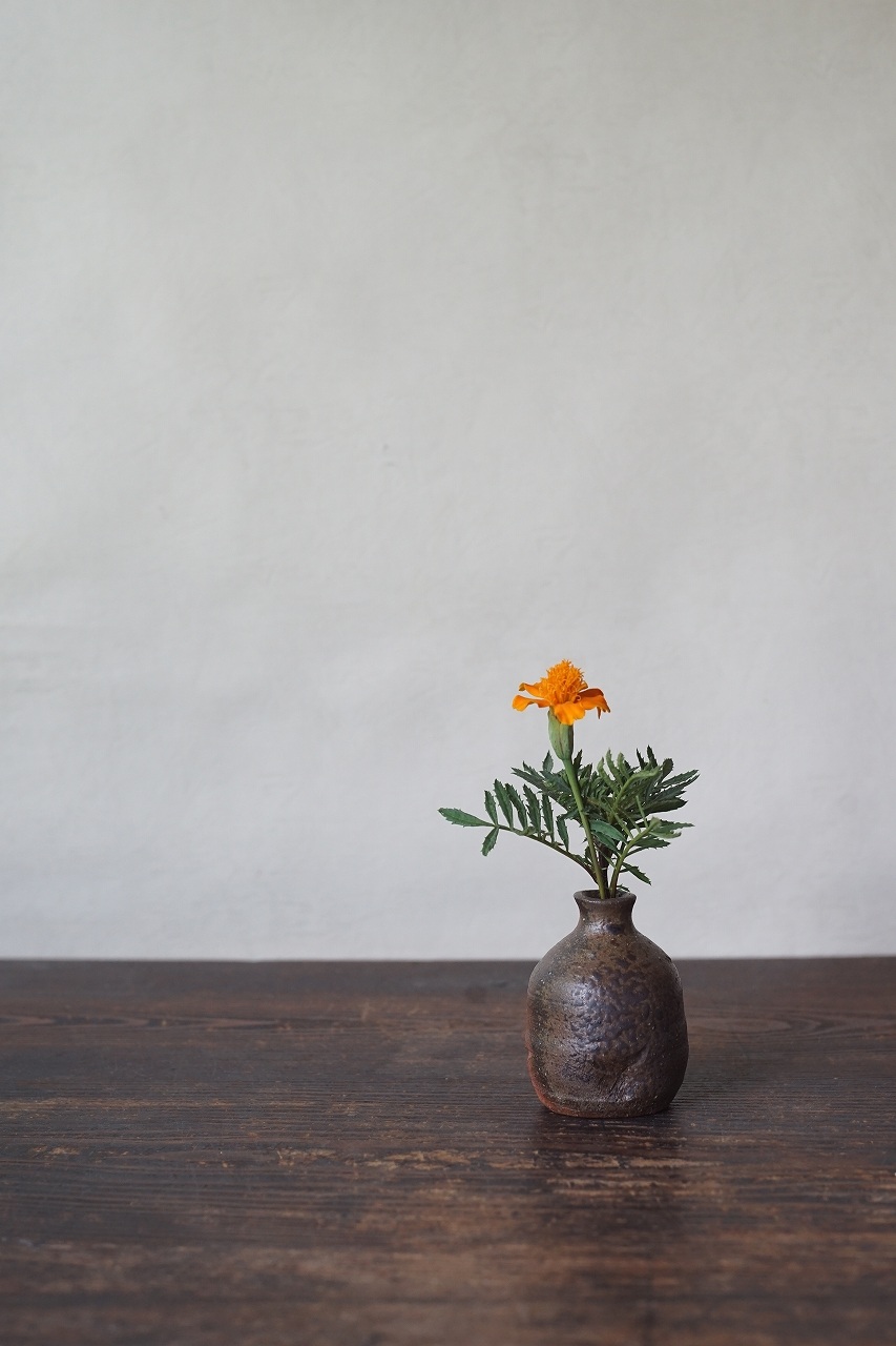 備前ミニ花入　Yuudai Hara　－マリーゴールド－