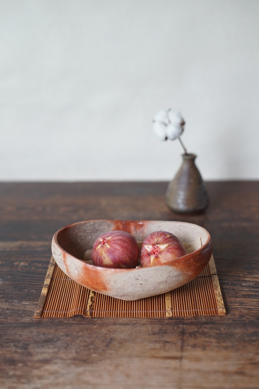 備前自然練込沓鉢　Naoki Yokoyama　ー無花果ー