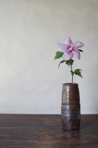 備前筒花入　Naoki Yokoyama　－木槿－