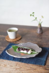 備前葉皿　Takahiro Hosokawa　－串だんご－