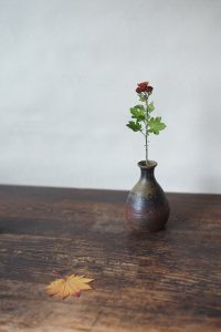 伊部一輪花入　Gousuke Yashiro　－小菊－