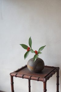 備前まる花器　QuietHouse　－千両－