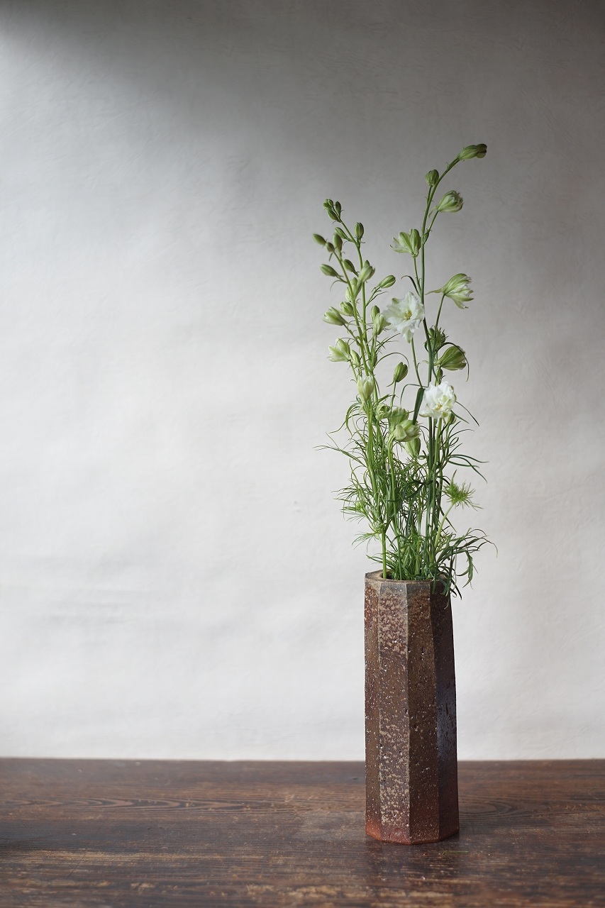 備前面取花入　Mamoru Taku　ー千鳥草ー