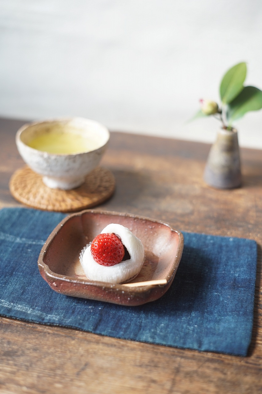 備前正方小鉢　Masahiko Kondo　－苺大福－