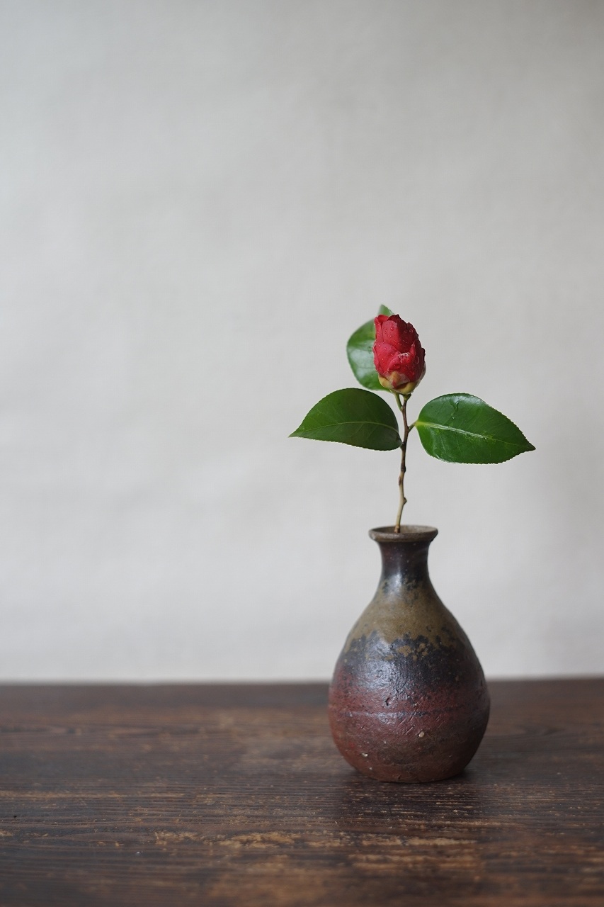 伊部一輪花入　Gousuke Yashiro　－崑崙黒椿－